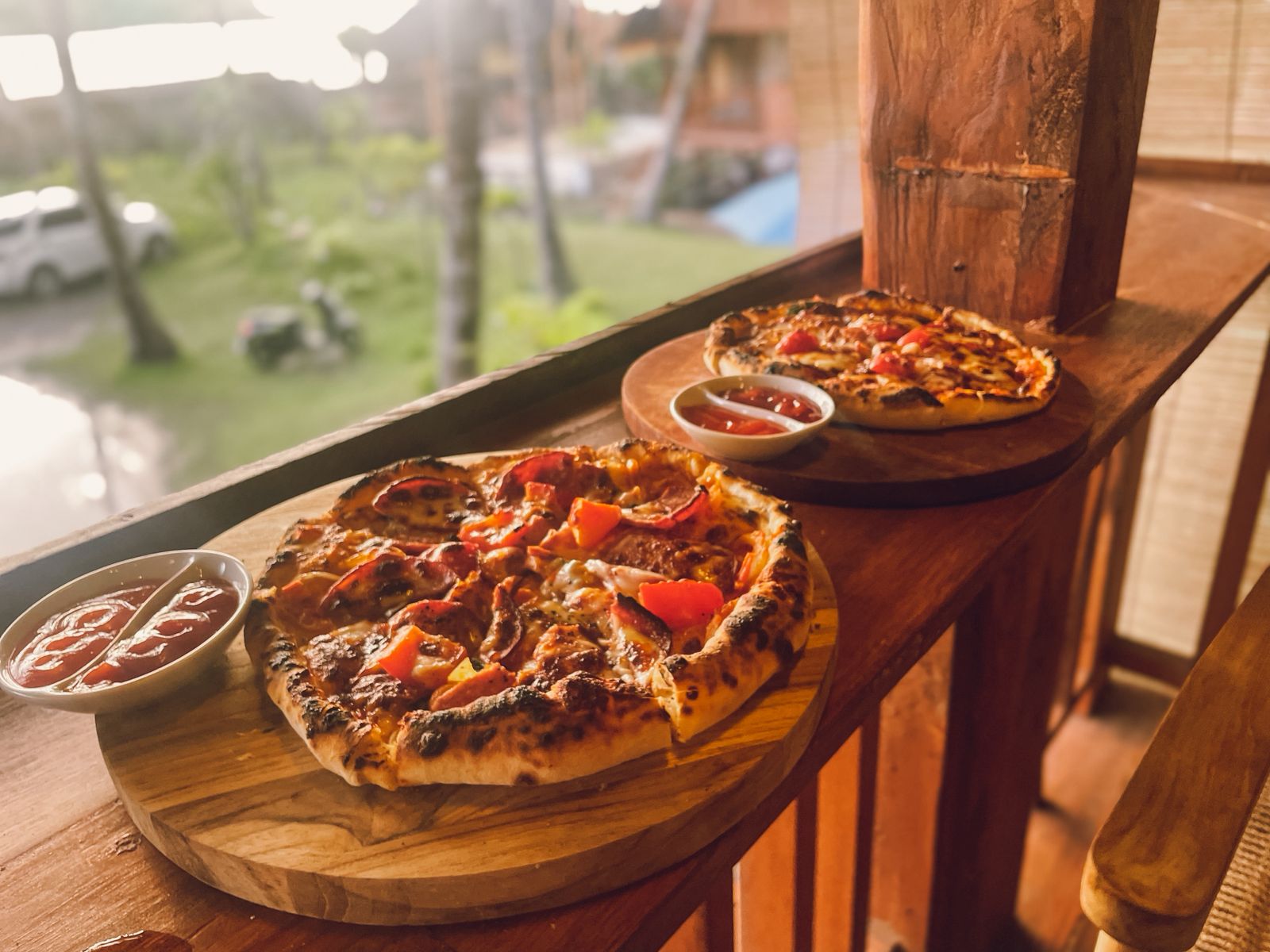 Pizza in Living on Air